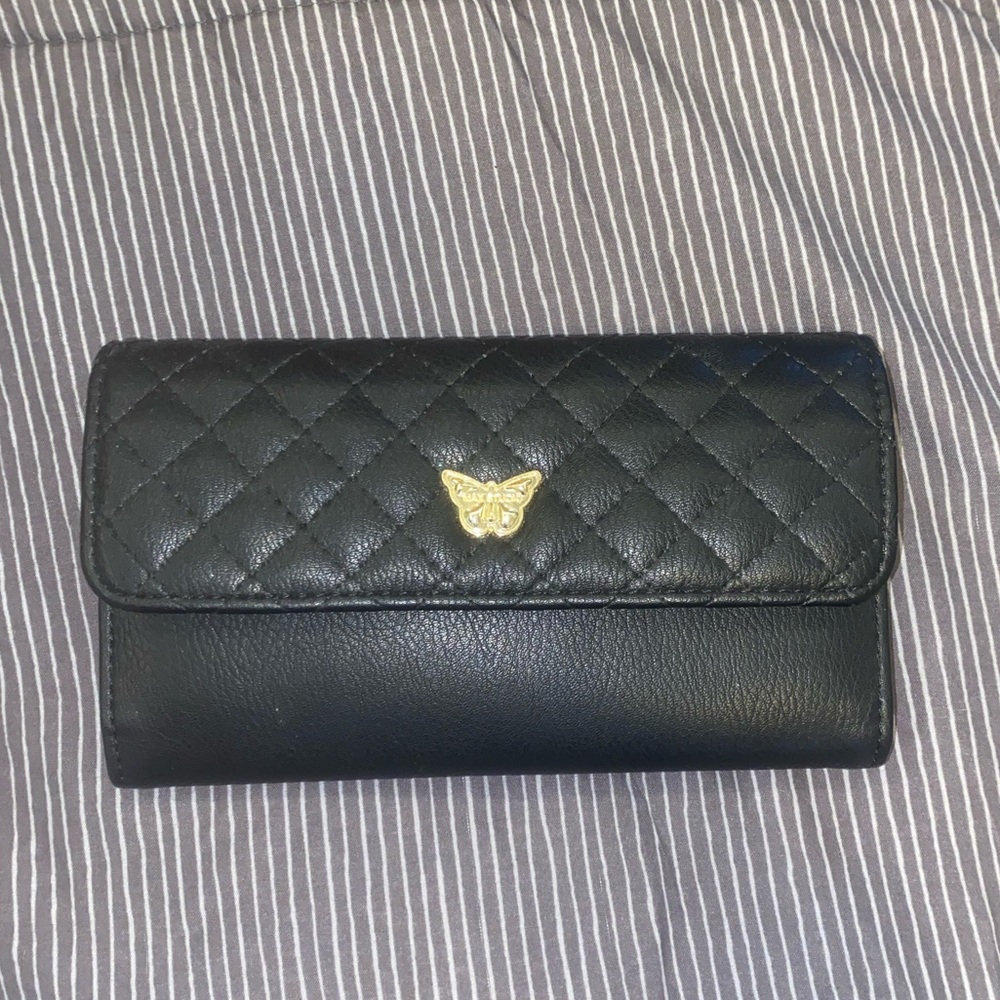 Max Studio Medium sized butterfly/cheetah wallet